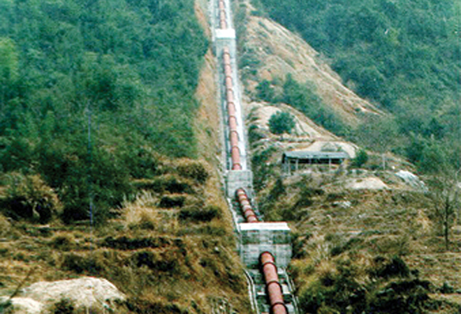 ɽ��ˮ����Ŧ���̴���ѹ���ֹ�